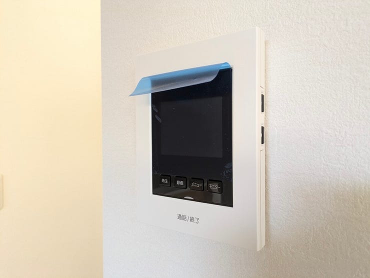 来訪者の確認をして対応出来るTVモニター付インターホン!お子さまのお留守番にも安心ですね!