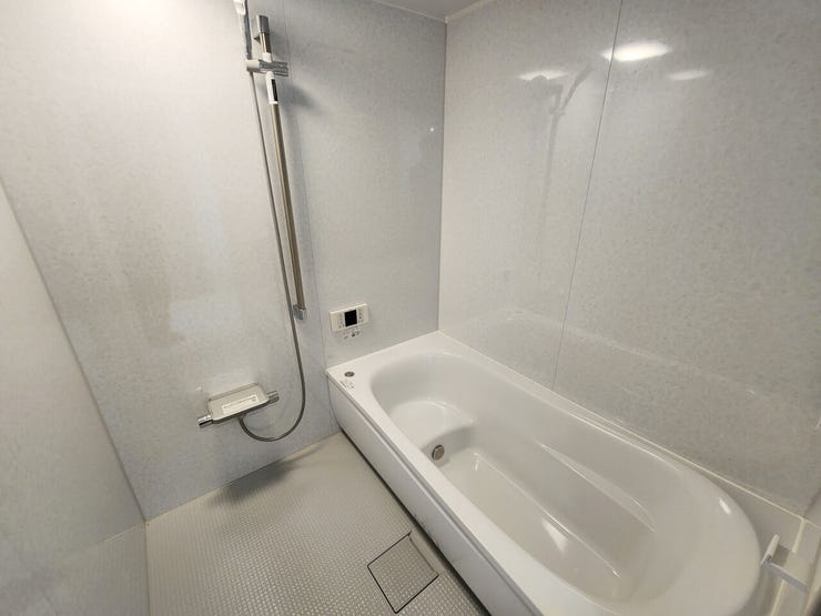 室内(2025年10月)撮影
◎本日案内可能◎
掃除のしやすいシンプルなデザインの浴室です!