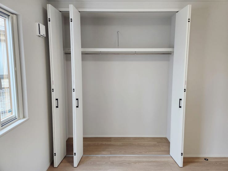 室内(2025年10月)撮影
◎本日案内可能◎
たっぷりの収納スペースで住空間もスッキリ広々使えます。