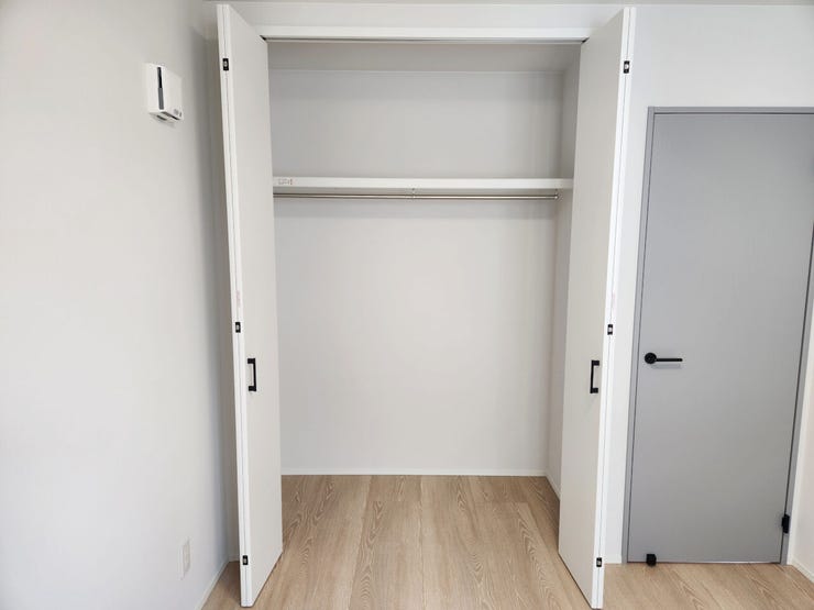 室内(2025年10月)撮影
◎本日案内可能◎
全居室収納付きでお部屋を広くお使いいただけます♪