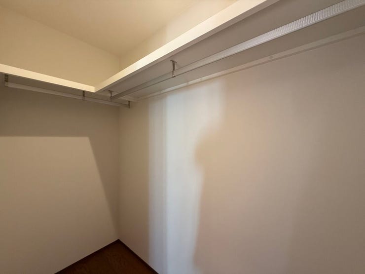 ◇主寝室のウォークインクローゼット♪