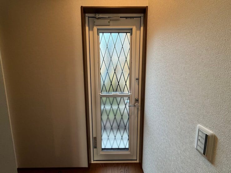 ◇勝手口はゴミ出しやちょっとした外の用事などにとっても便利♪