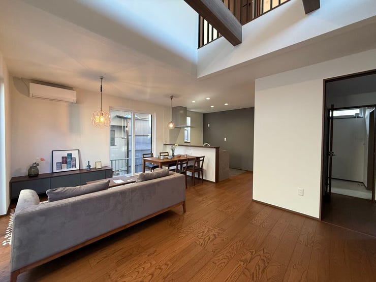 ◇家族でくつろげる広々モダンリビング♪