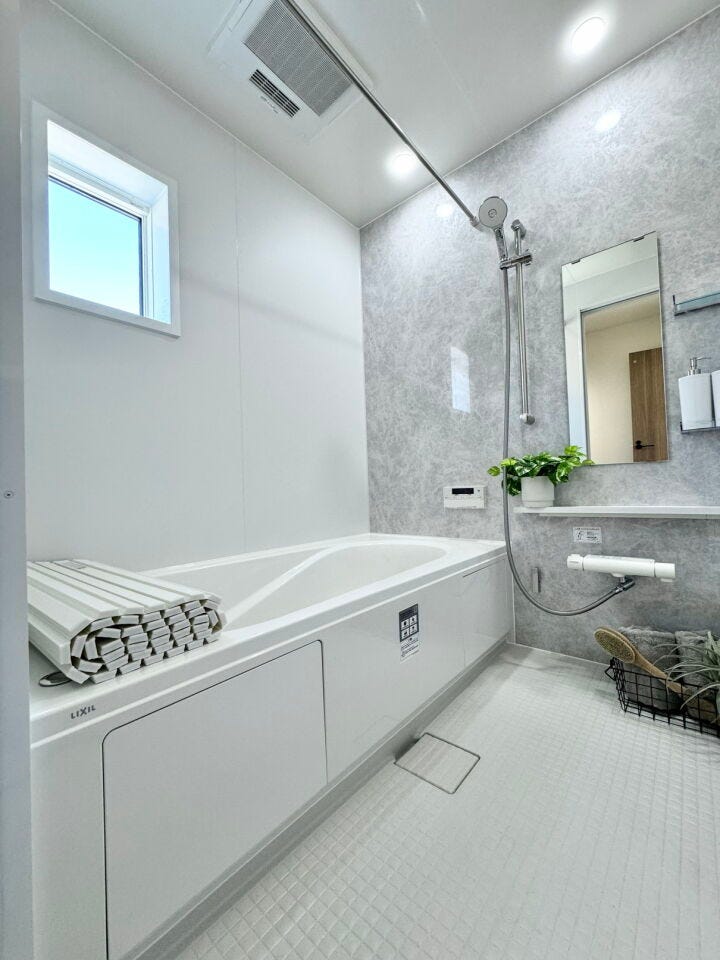 ■□■浴室■□■
バス1坪以上
浴室に窓