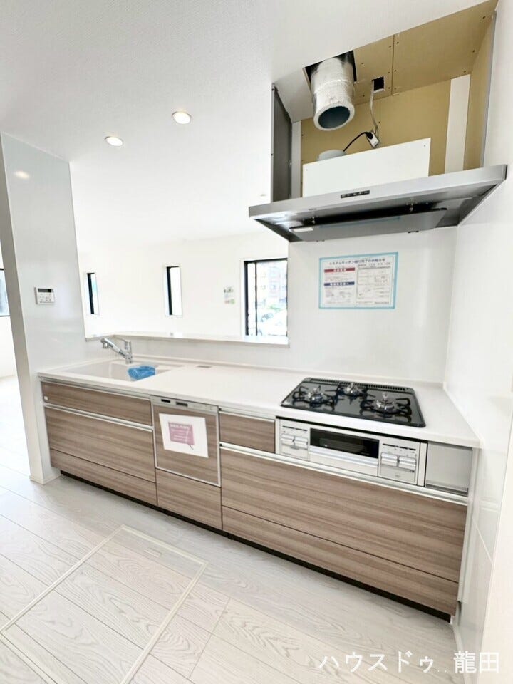 【キッチン】
■□■キッチン■□■
対面式システムキッチン・収納・コンロ・食洗器付きです