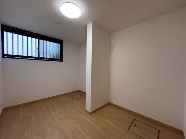 ●北側5帖洋室●