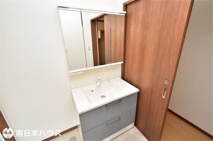 【洗面台】3面鏡の洗面台です!