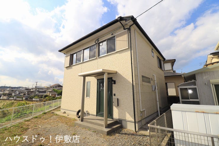 【外観】
【外観写真】
・敷地200.94坪、建物36.07坪と広々!
・シューズクロークやパントリー、ウォークインクローゼット等あり収納豊富です