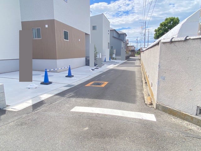 北側前面道路の様子です。