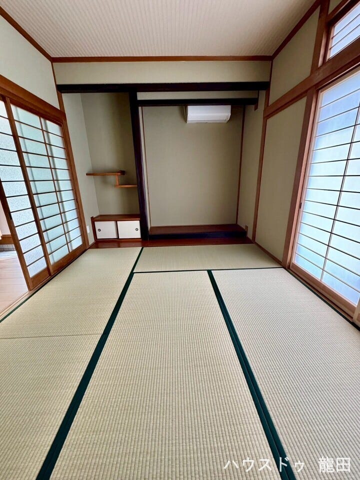 【和室】
■□■和室■□■
6帖
和室のある空間で、心落ち着く時間を。