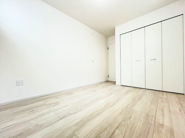 ゆとりの広さのプライベートルームには、収納充実のクローゼットがあります。