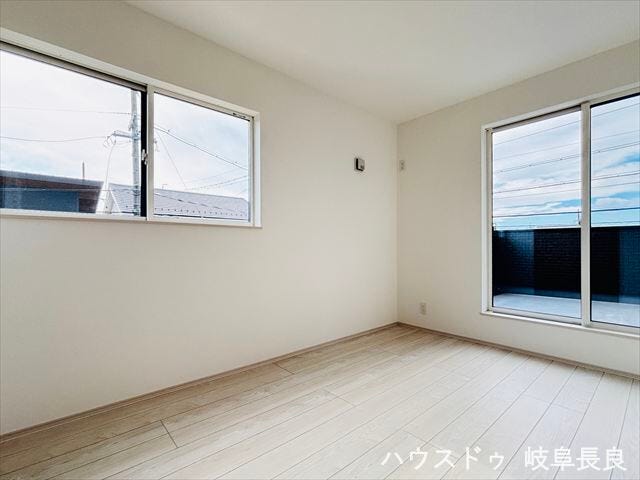 ≪7帖≫
お子様のお部屋や主寝室、来客時の宿泊室、趣味のお部屋としてもご利用いただけます♪