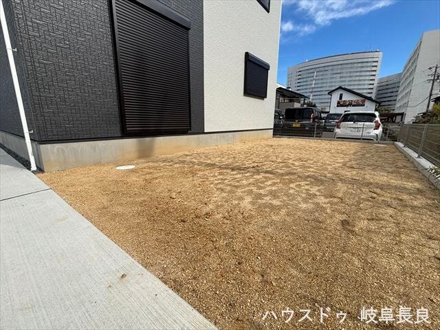 ガーデニングをしてみたり、お子様と楽しめる遊具を置いたり、砂遊びをしたり、ペットを飼いたい方はドッグランにしても◎