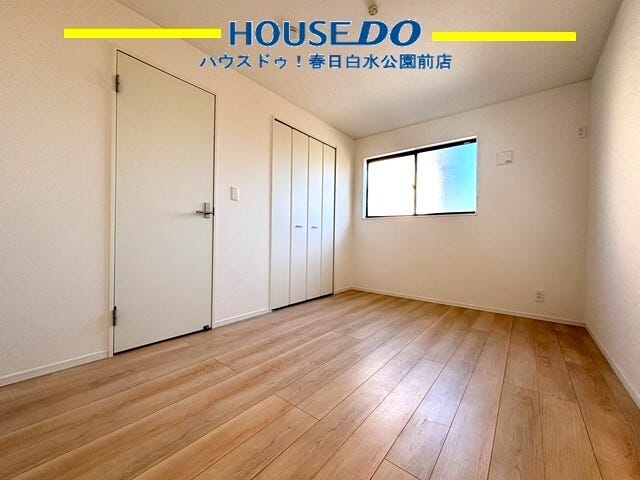 全居室収納♪
うち一部屋にはウォークインクローゼットを採用し、季節を問わずかさばるコートやマフラーを収納できて助かります。