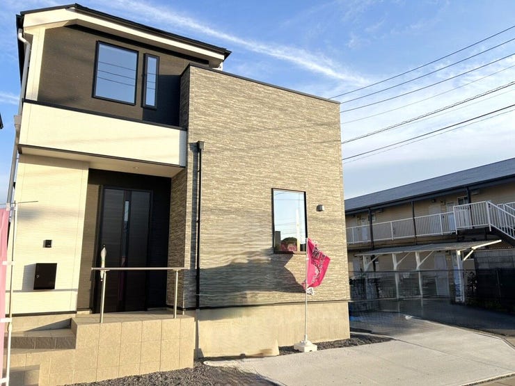 【外観】
駐車場が2台駐車可能な物件なので突然の訪問なども安心ですね♪