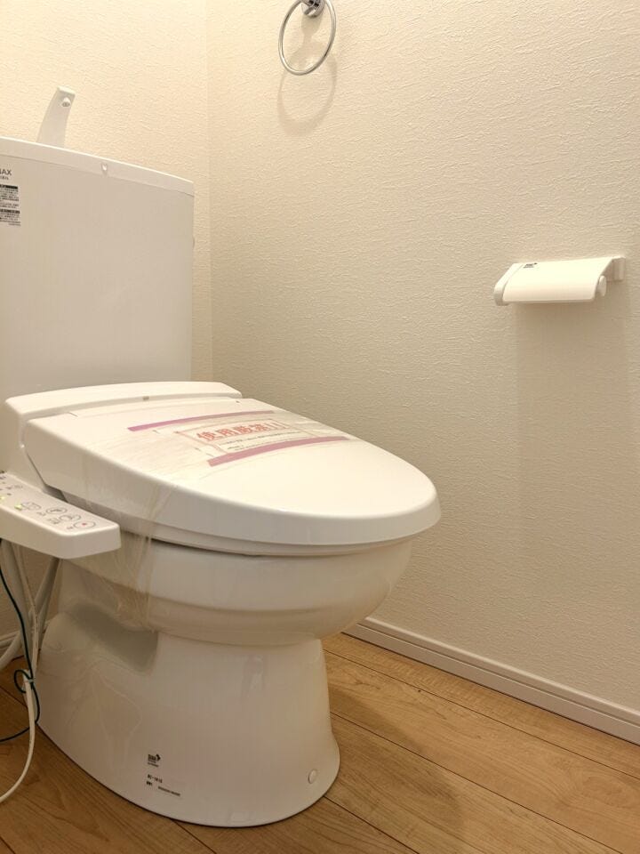 1.2階にトイレがございますので、夜階段を降りなくても済みます!