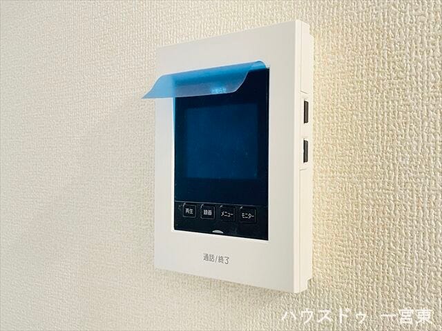 ≪モニター付きインターホン≫インターホンにモニターが付いているので、玄関まで行かずに来客の対応が出来ます!防犯面も安心です。