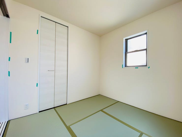 あると嬉しい一室の和室はお昼寝スペースや客間にもピッタリ♪洗濯物を畳んだりキッズスペースとしても大活躍です(^▽^)/