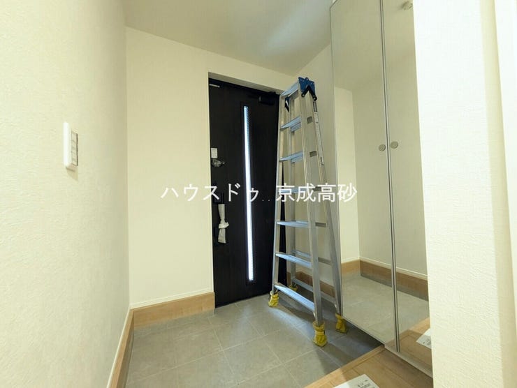 お家に出会う人々を出迎える玄関だからこそ、広々清潔感あふれる空間にしたいですね!