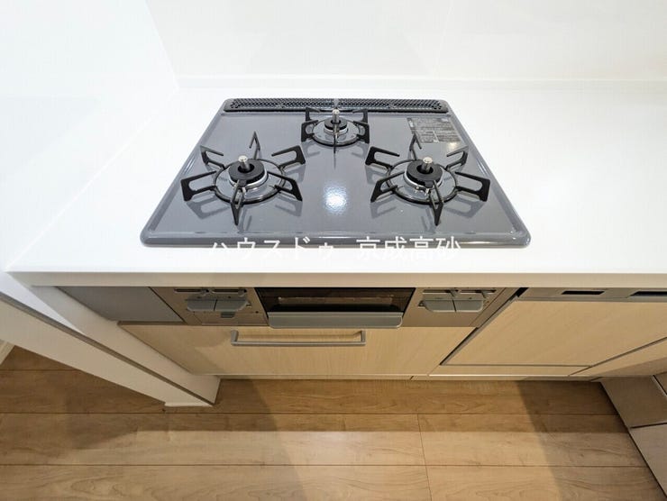 キッチンは3口コンロです。