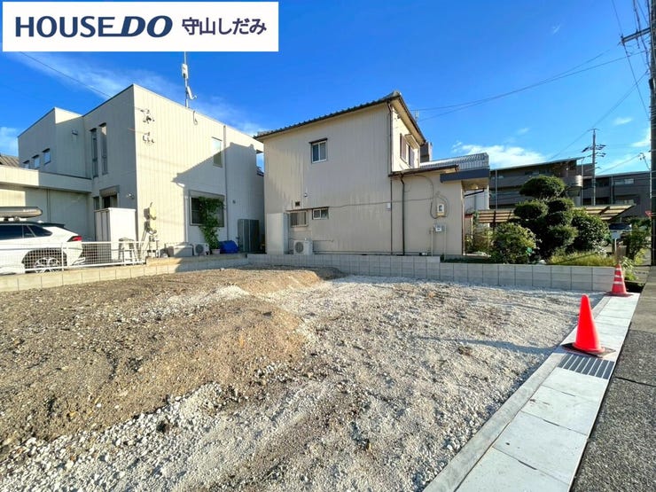 【駐車2台可能】車を2台所有している方には嬉しい、駐車スペースがしっかり確保された物件。来客時にも余裕を持って駐車できるため、家族や友人との時間ももっと楽しくなります。暮らしにゆとりが生まれますね。