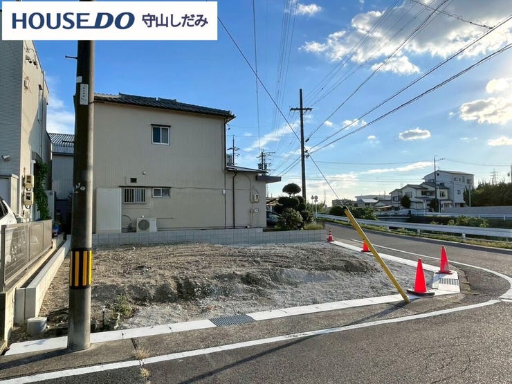 【整形地】形が整っているから、夢の住まいがスムーズに描ける。整形地は、家づくりの計画を自由に進めやすいのが特徴です。四角い形や正確な寸法が、効率的で美しい建築を可能にし、理想的な間取りを実現できます。