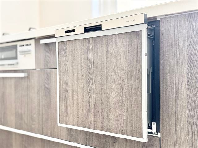 キッチン:食洗機がついているので時短にもなり、手荒れも防げそうですね。