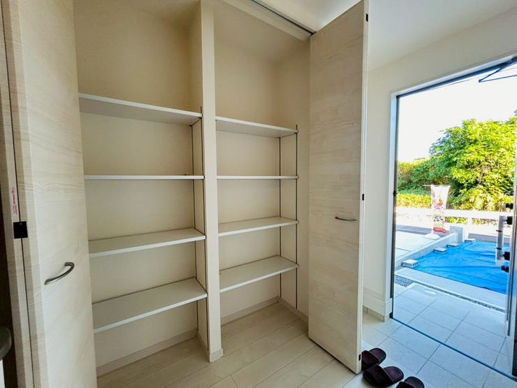 シューズボックス