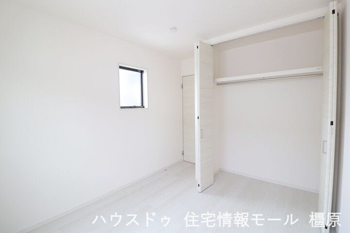 洋室は全て2面採光。風通しも問題ありません。