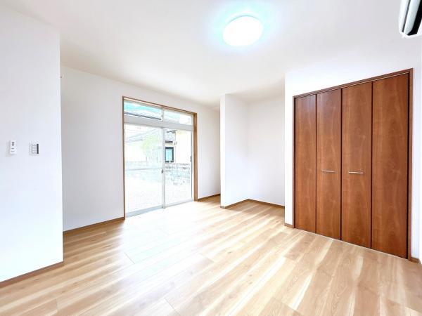 【リフォーム済】1階洋室