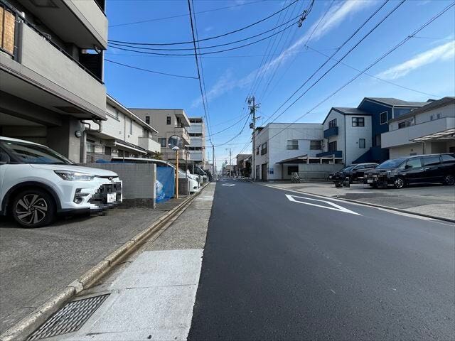 正保小学校から徒歩約2分、港北中学校からは徒歩約14分です。小学校が徒歩10分圏内なので、子育て世帯にも安心ですね♪