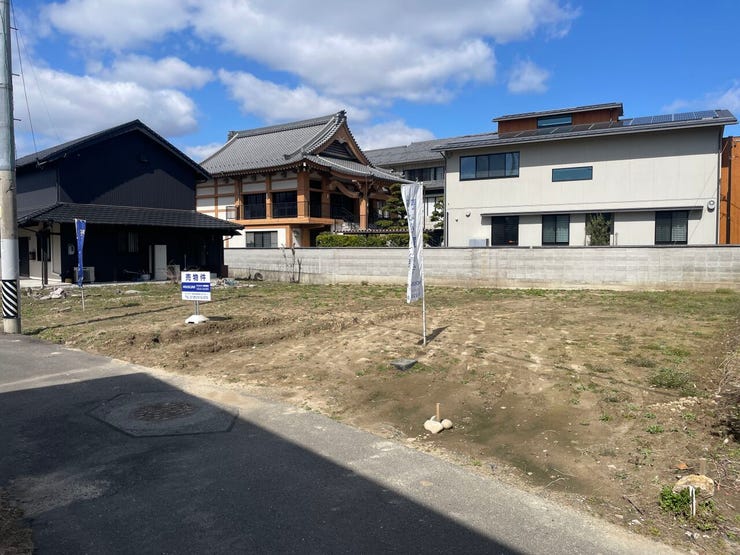 開放感ある広さが魅力の住宅用地です。