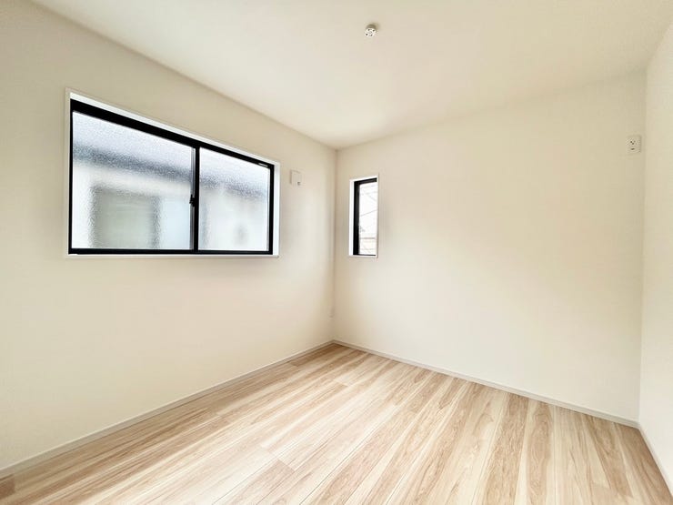 〈5.2帖〉
曇りガラスは隣家の視界を遮るのに最適です♪