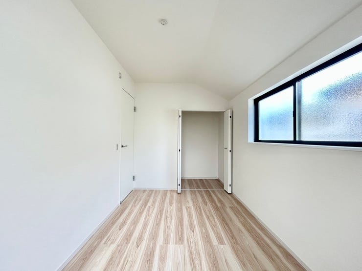 〈5.0帖〉
棚やハンガーパイプも弊社で取付可能です♪お気軽にお問合せ下さい