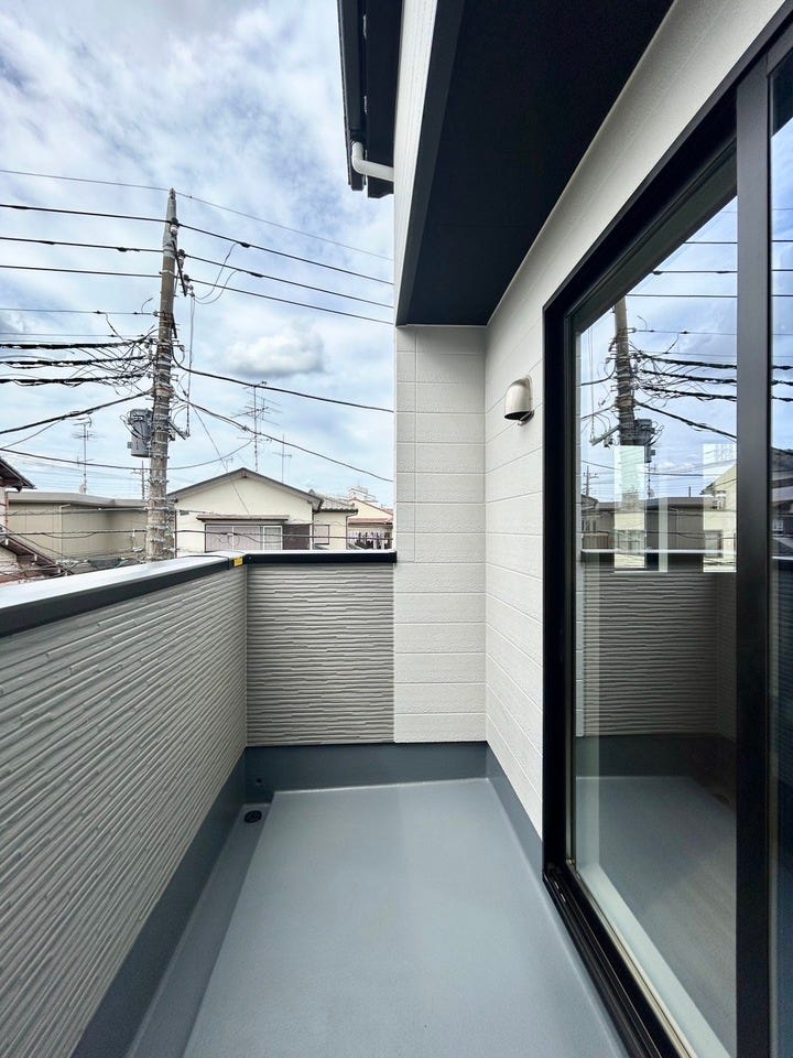 採光と通風のバランスがほどよく、晴れた日には洗濯物が良く乾きます。