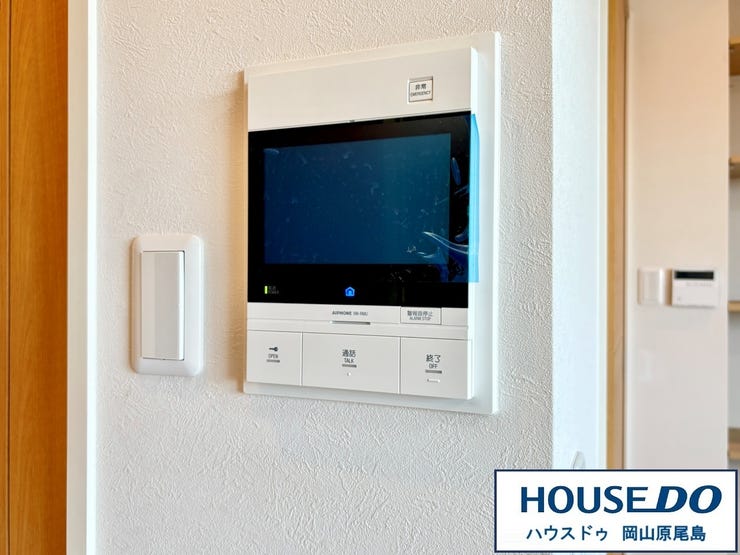 モニター付きインターフォンで玄関を確認しなくても誰が来たのかすぐわかるので防犯効果を高めることもでき、お子様のお留守番も安心です。