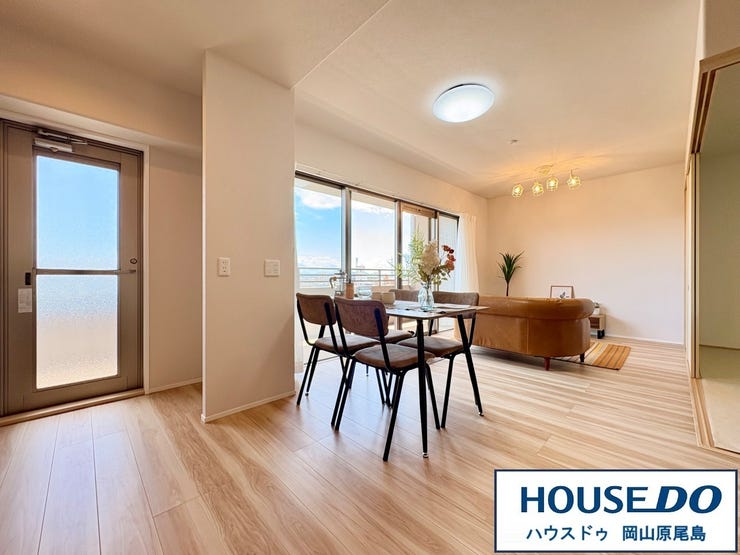 センス良く窓を配置することで、開放感溢れる明るく気持ちの良いLDK空間となっております♪