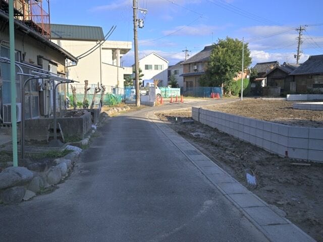 お問い合わせは「ハウスドゥ  清須」まで!
名鉄新清洲駅から西へ。十六銀行さんの前です!