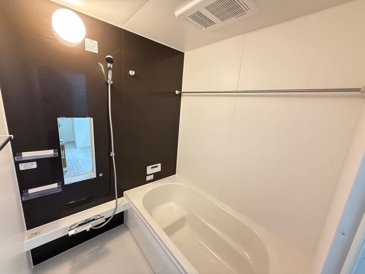 冬の寒さで凍えた体や夏のクーラーで冷えてしまった体を湯船にはいってポカポカにしましょう♪1日の疲れを癒し、心も体も綺麗さっぱり♪心の洗濯をして明日の元気へ。