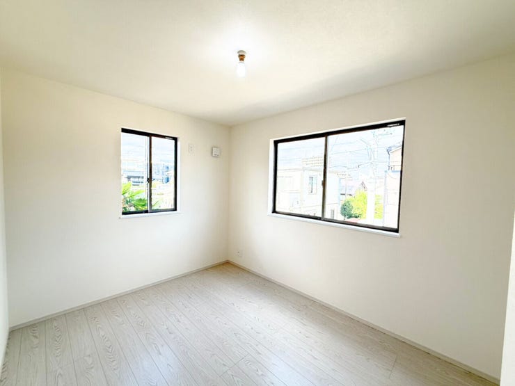 2階北側6帖洋室。自分だけの個室があるって素敵ですよね。勉学に没頭したり、じっくり読書を楽しんだり、音楽にひたったり。そんな満ち足りた日々を過ごすプライベート空間を。