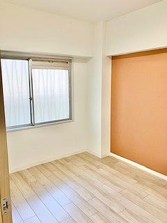 約4.7帖の洋室です