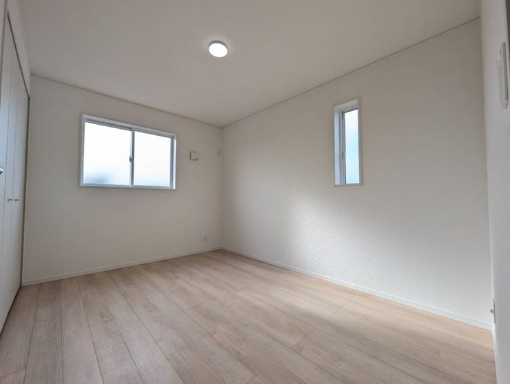 2階6畳の洋室です。