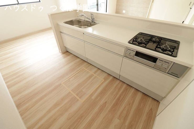 キッチンも広々としており、家事動線も確保しやすいです♪