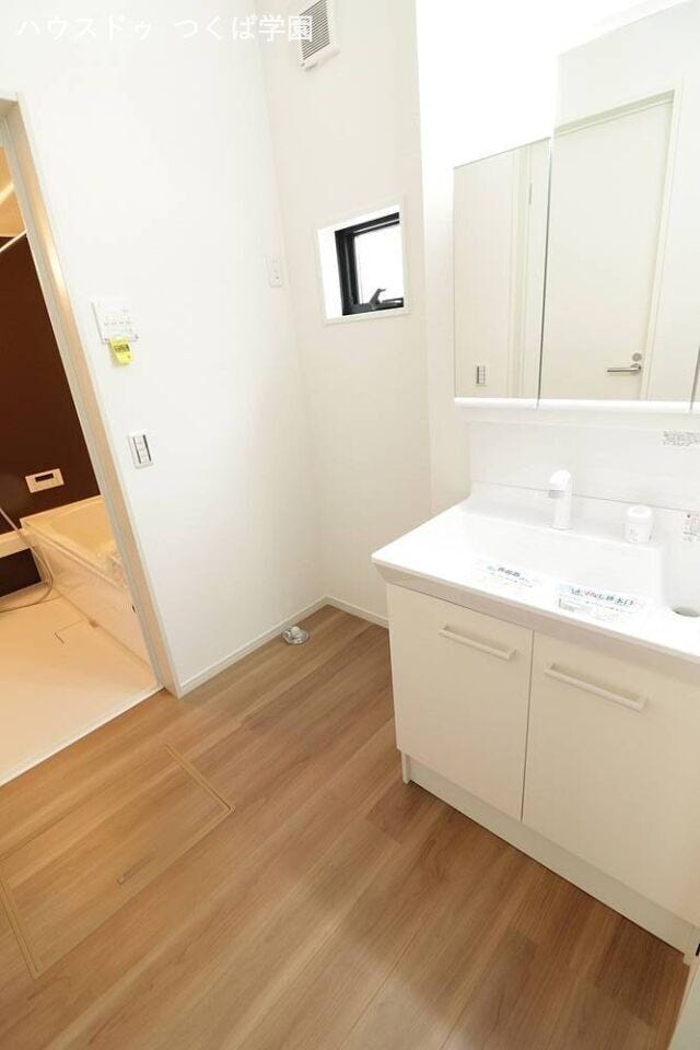 背面台は三面鏡の為使い勝手が良いです♪