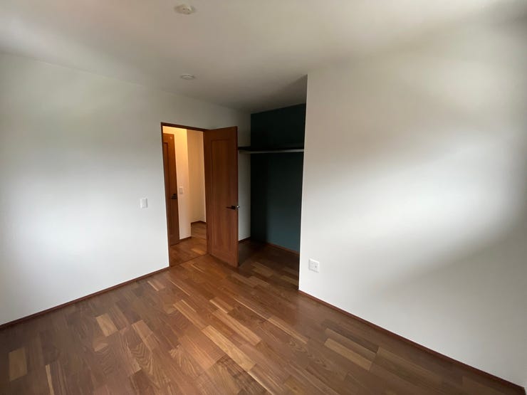 2階にある7帖の洋室。