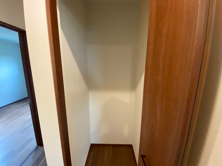 2階部分にも収納スペースがあり、荷物の多いご家庭でも安心して生活できます!