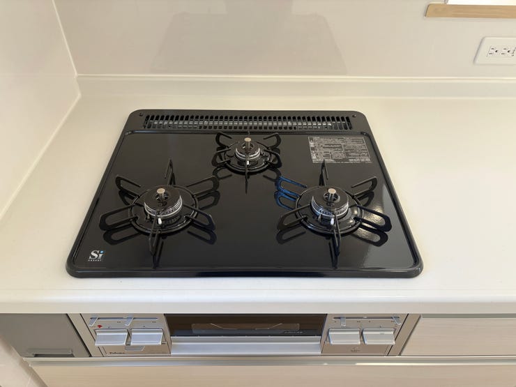 室内(2025年9月)撮影
◎本日案内可能◎
3口ガスコンロはいっぺんにお料理する際や、お鍋の置き場としてもお使いいただけます◎