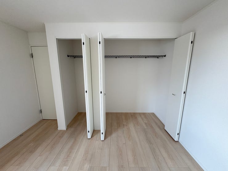 室内(2025年9月)撮影
◎本日案内可能◎
かさばる衣類や雑貨類もたっぷりと収納できお部屋を綺麗に保てます♪