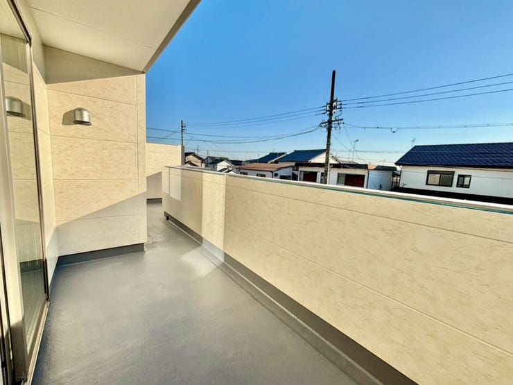 解放感があり、洗濯物を一気に干せるワイドバルコニー!