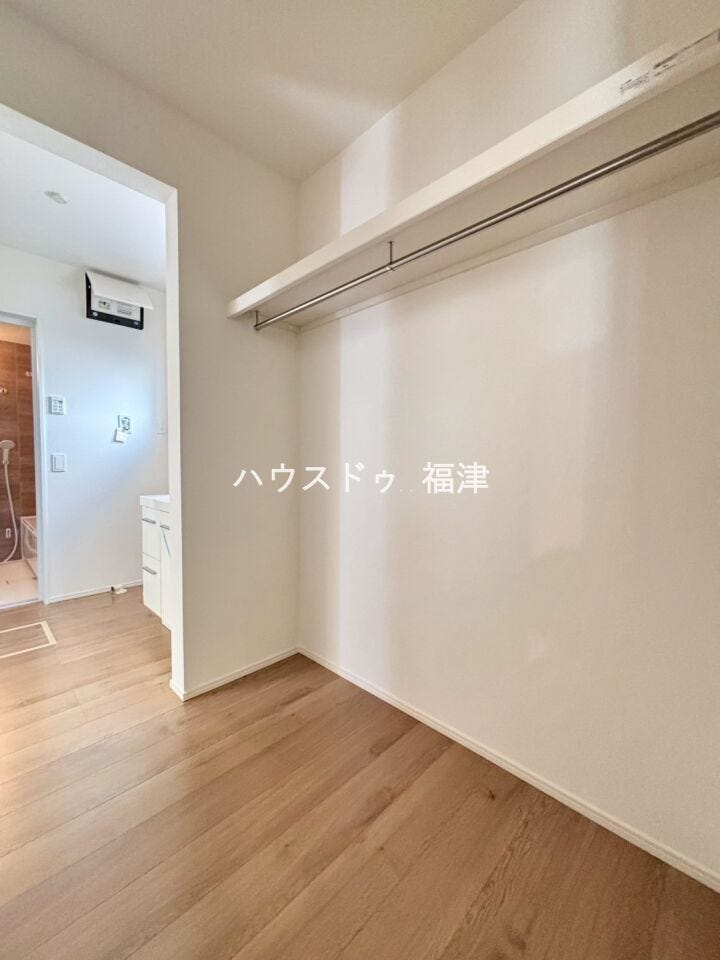 リネン庫です♪
パジャマやタオルなどすっきり収納出来ます!
《宗像市ひかりヶ丘4丁目 新築戸建て》